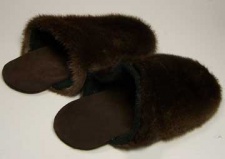 F&T Northern Classics Otter Fur Slippers