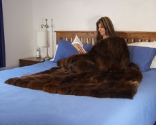 F&T Northern Classics Beaver Fur Throw